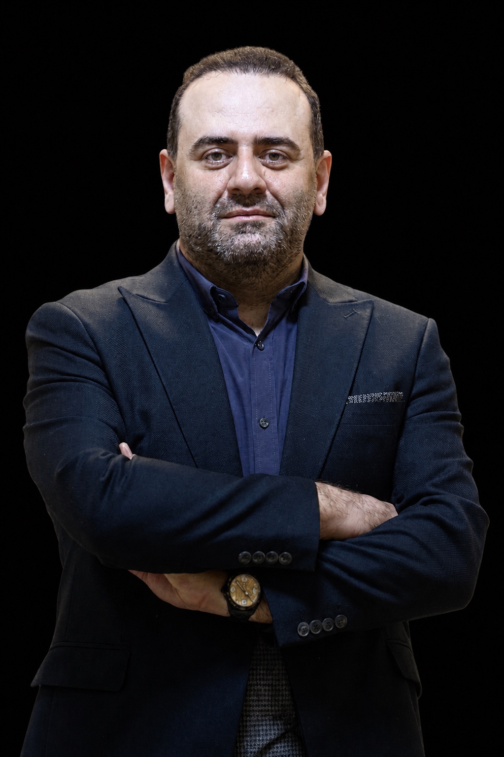 نمای نزدیک از پرتره وحید رونقی